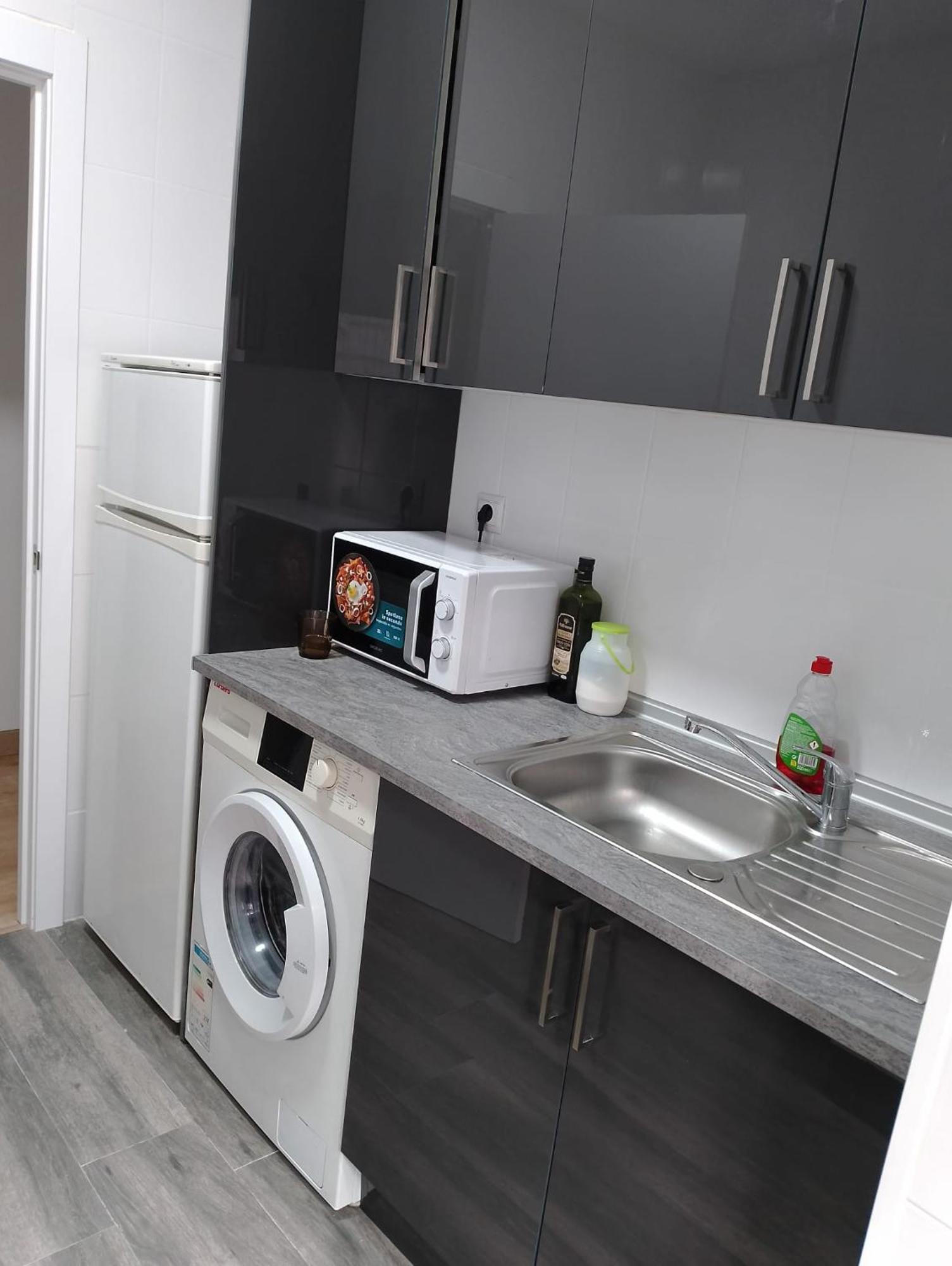 Habitacion En Piso Compartido Madrid Exterior photo
