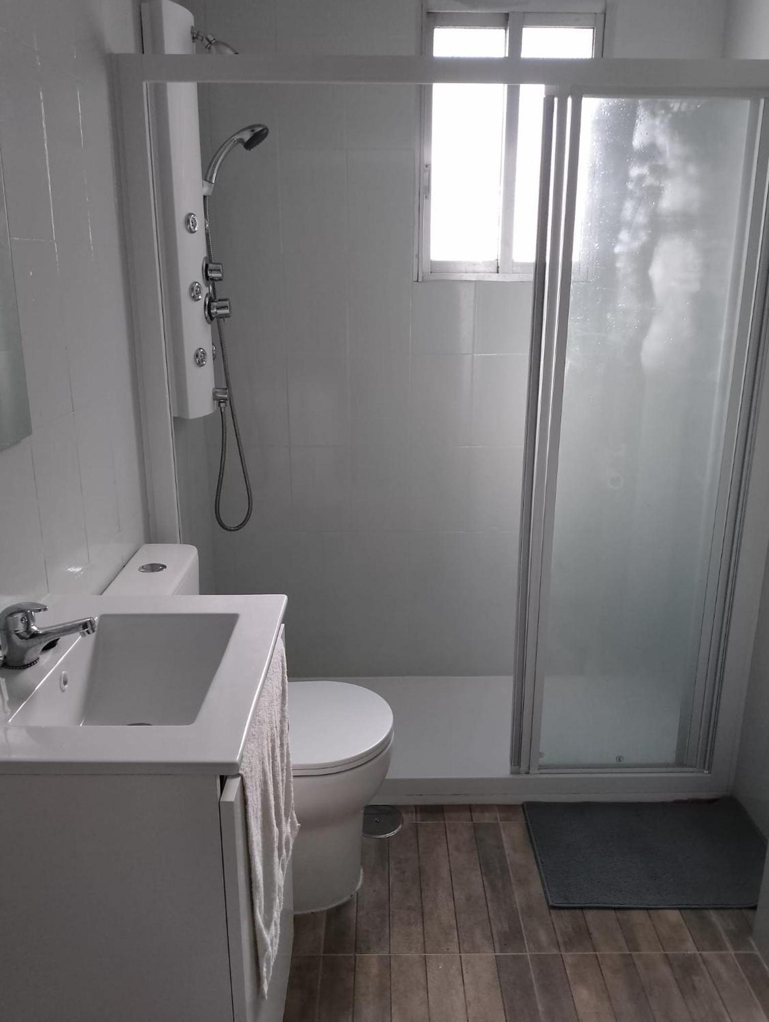 Habitacion En Piso Compartido Madrid Exterior photo